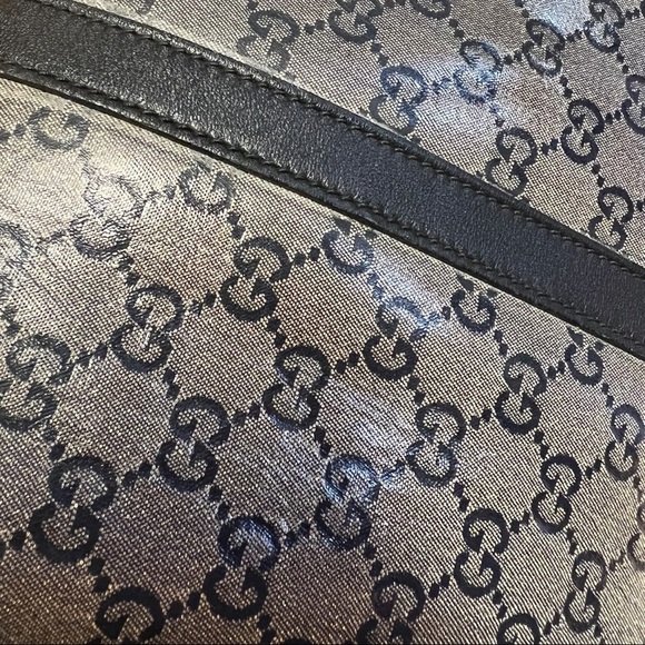 Gucci Iridescent Boston Bag. - Picture 2 of 3